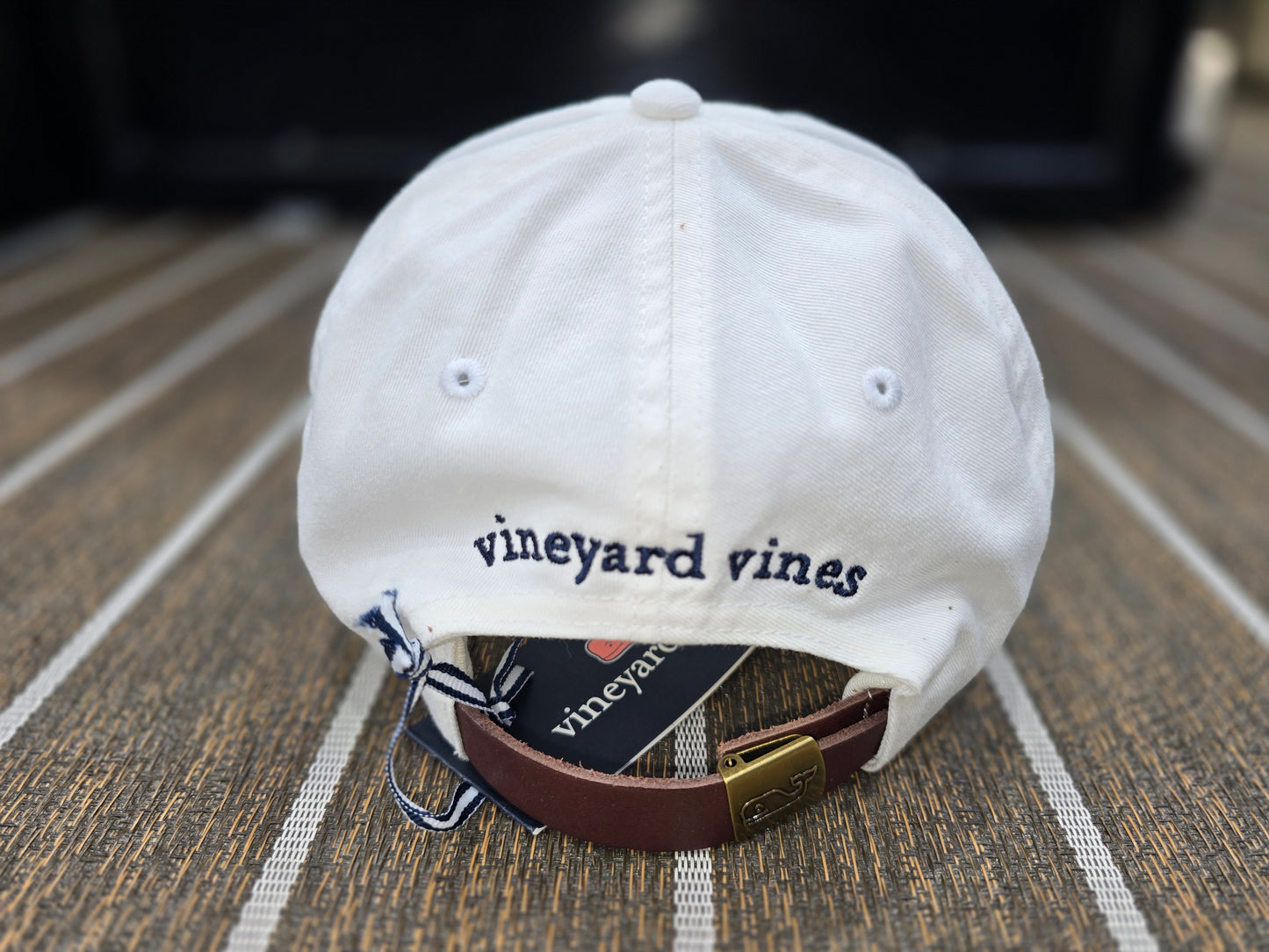 Keuka Lake Vinyard Vines Hat - White